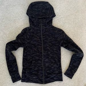 Lululemon Full Zip Scuba Hoodie in Heritage 360 Camo SZ 4 Excellent Condition
